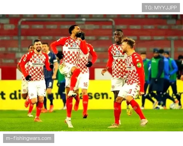 云达不莱梅反击得手，两次传递即穿透对手整条防线